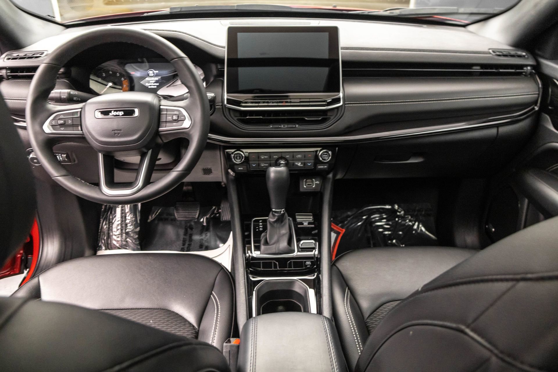 Used 2023 Jeep Compass Latitude w/ Sun and Sound Group AWD/4WD image 33