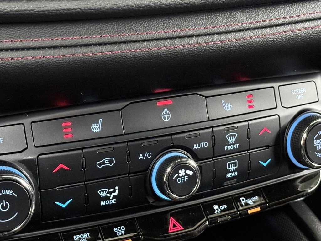 Certified 2022 Dodge Durango R/T w/ Blacktop Package image 32