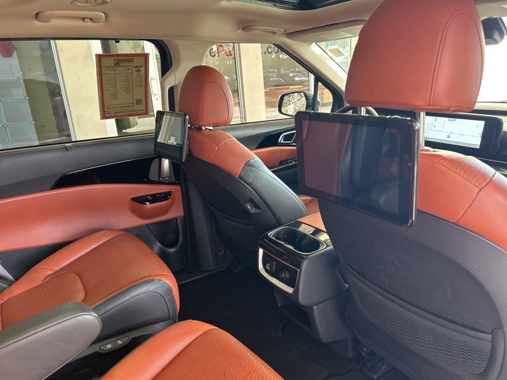 Used 2022 Kia Carnival SX Prestige image 26