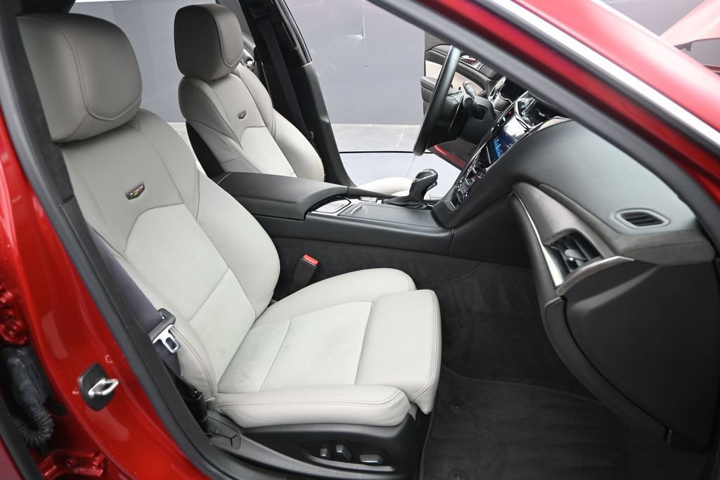 Used 2016 Cadillac CTS V w/ Luxury Package RWD image 30