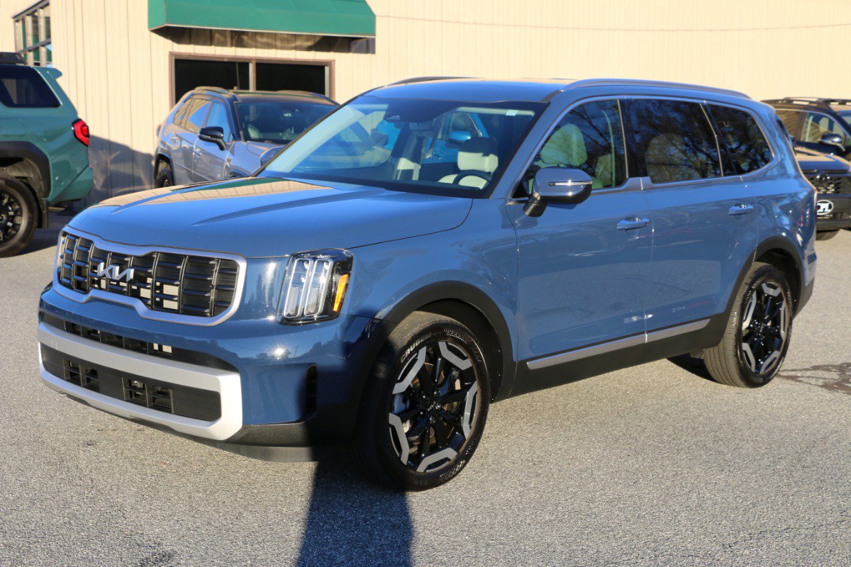Used 2025 Kia Telluride S