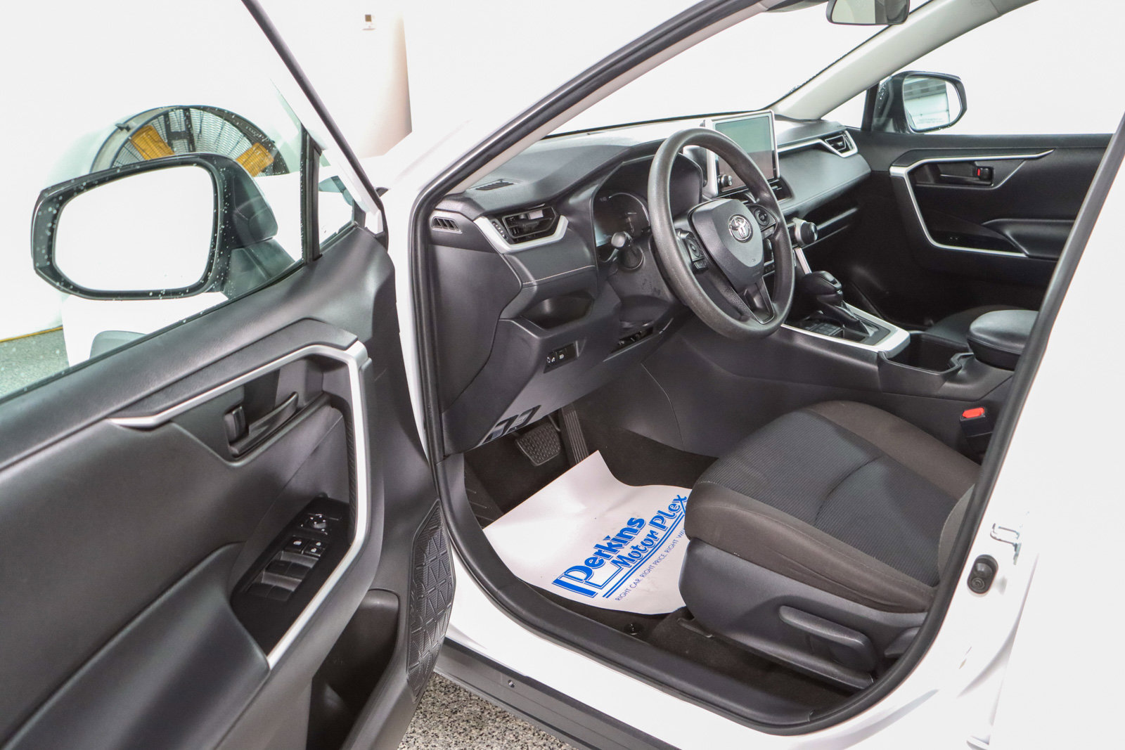 Used 2024 Toyota RAV4 LE image 3