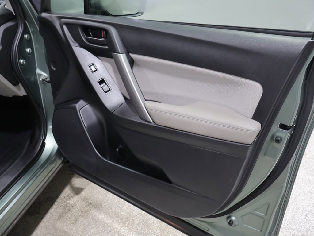 Used 2016 Subaru Forester 2.5i Premium image 25