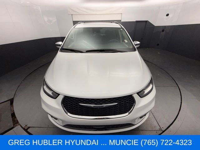 Used 2022 Chrysler Pacifica Limited FWD image 11