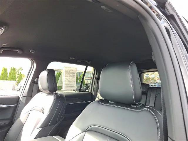 Certified 2025 Jeep Grand Cherokee Limited w/ Black Appearance Package image 13