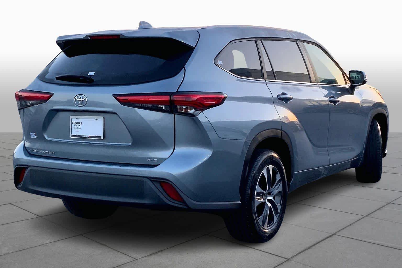 Used 2023 Toyota Highlander XLE image 13