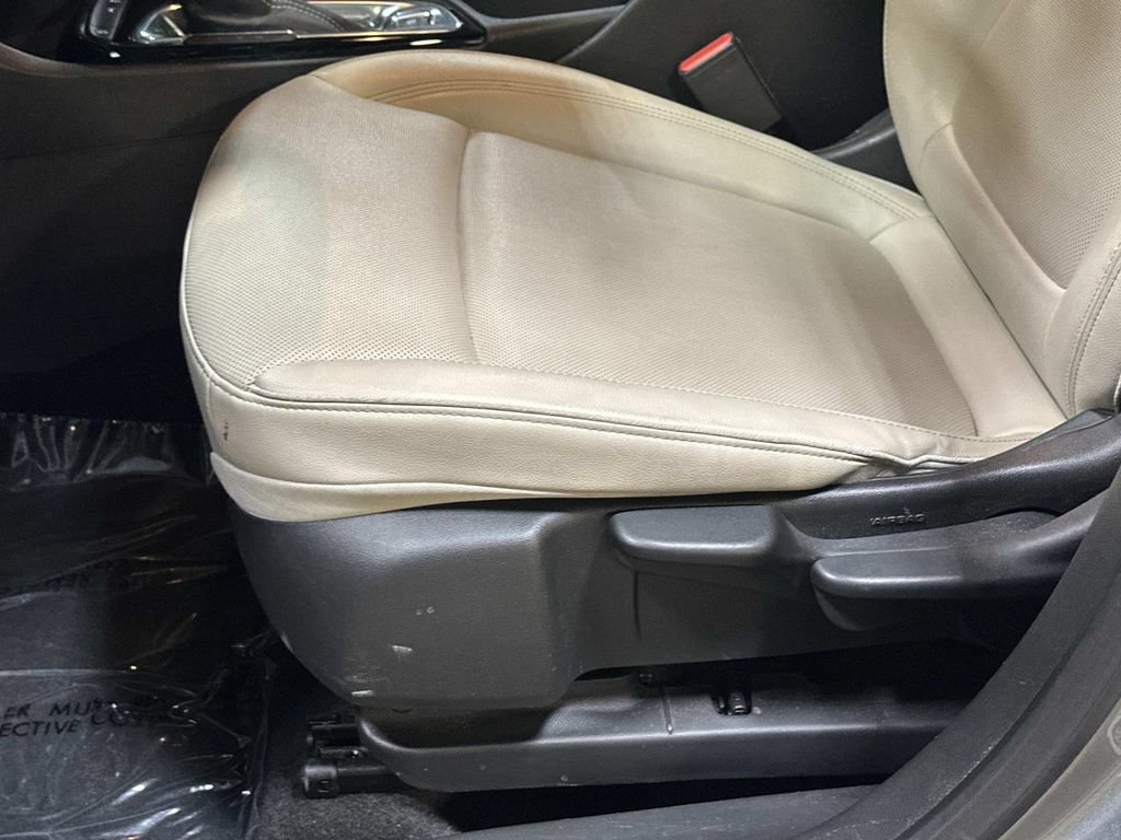 Used 2024 Buick Encore GX Sport Touring FWD image 14
