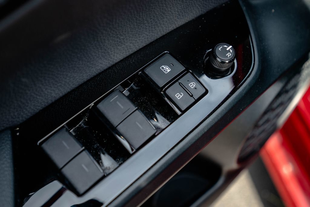 Used 2020 Toyota Prius Prime XLE FWD image 19