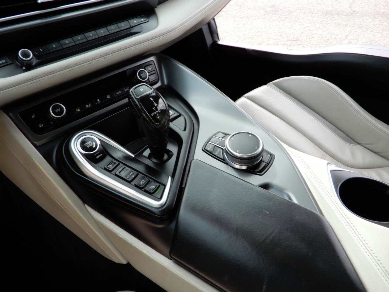 Used 2017 BMW i8 Coupe image 12