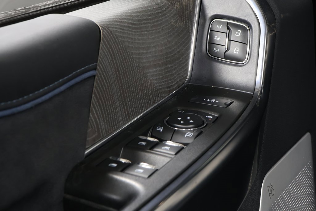 Used 2025 Ford F250 Platinum image 22