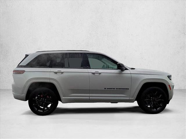 Used 2023 Jeep Grand Cherokee 30th Anniversary AWD/4WD image 4