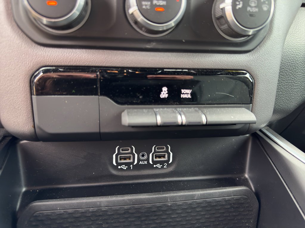 Used 2023 RAM 1500 Big Horn AWD/4WD image 32