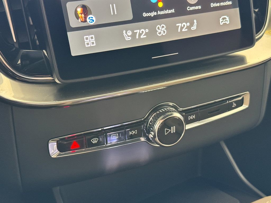 New 2026 Volvo XC90 B6 Plus w/ Protection Package Premier image 21