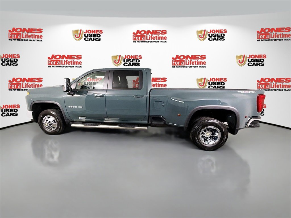 Used 2025 Chevrolet Silverado 3500 LT w/ Safety Package image 14