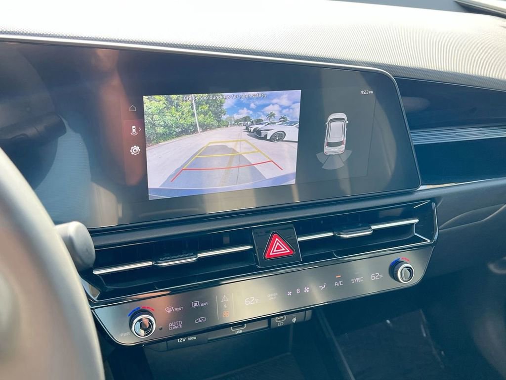 Used 2023 Kia Niro EX FWD image 16