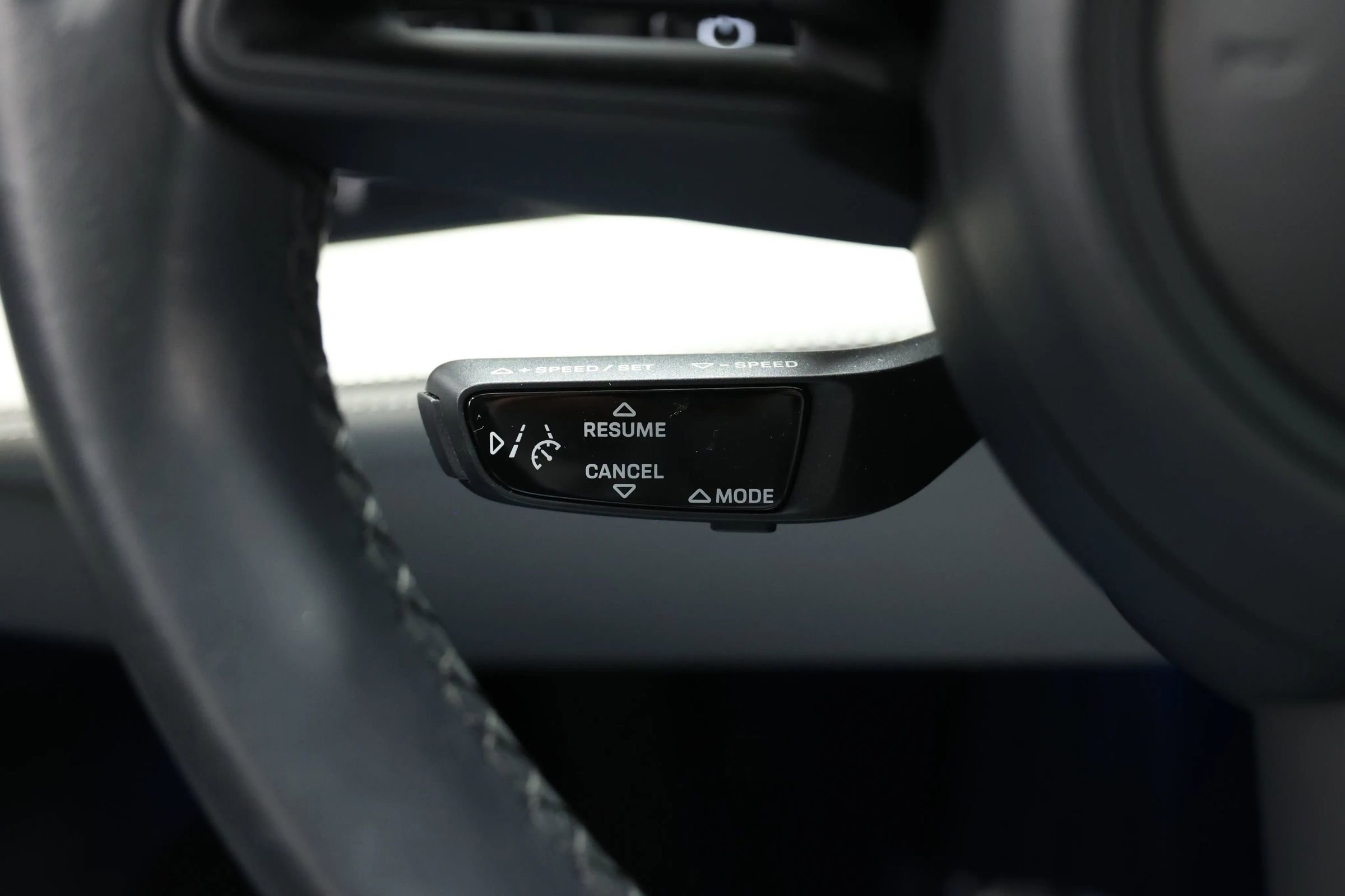 Used 2022 Porsche Taycan image 15