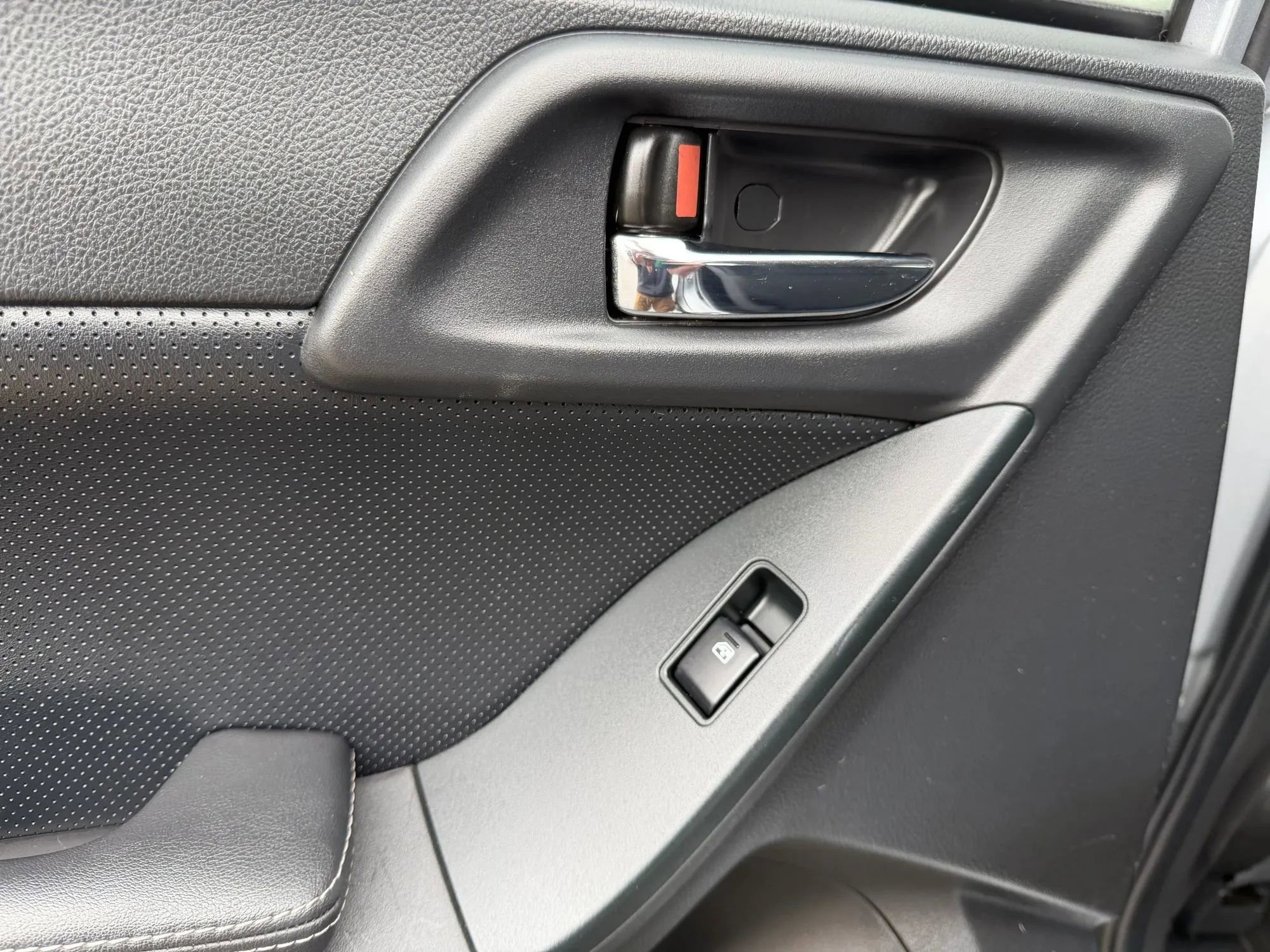 Used 2014 Subaru Forester 2.5i Limited image 35