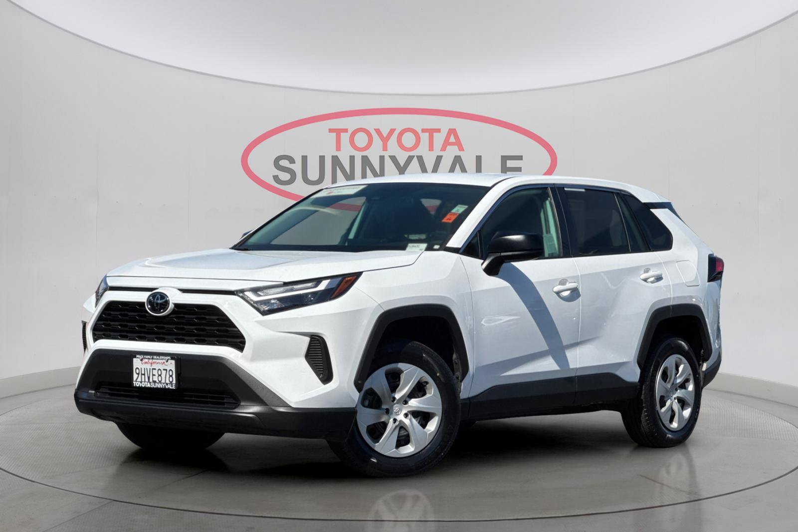 Used 2023 Toyota RAV4 LE AWD/4WD image 2