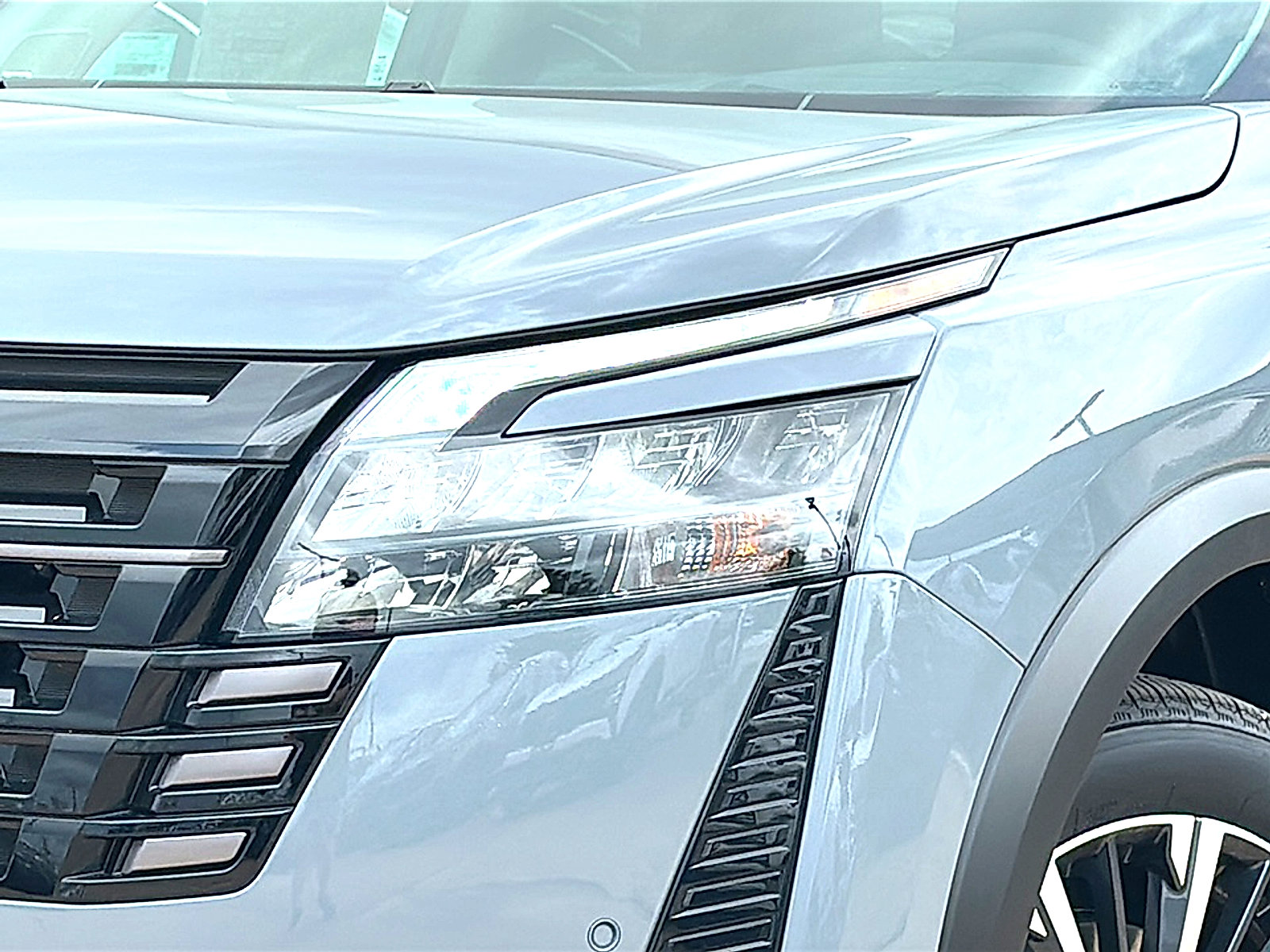 New 2026 Nissan Pathfinder Platinum w/ Lighting Package FWD image 4