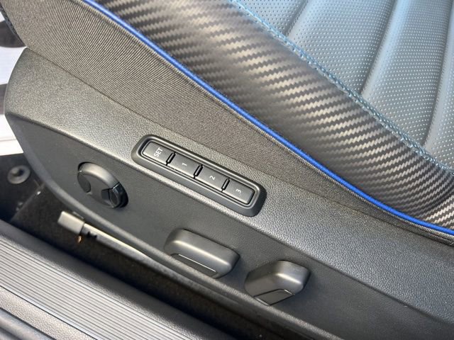 Certified 2024 Volkswagen Golf R image 27