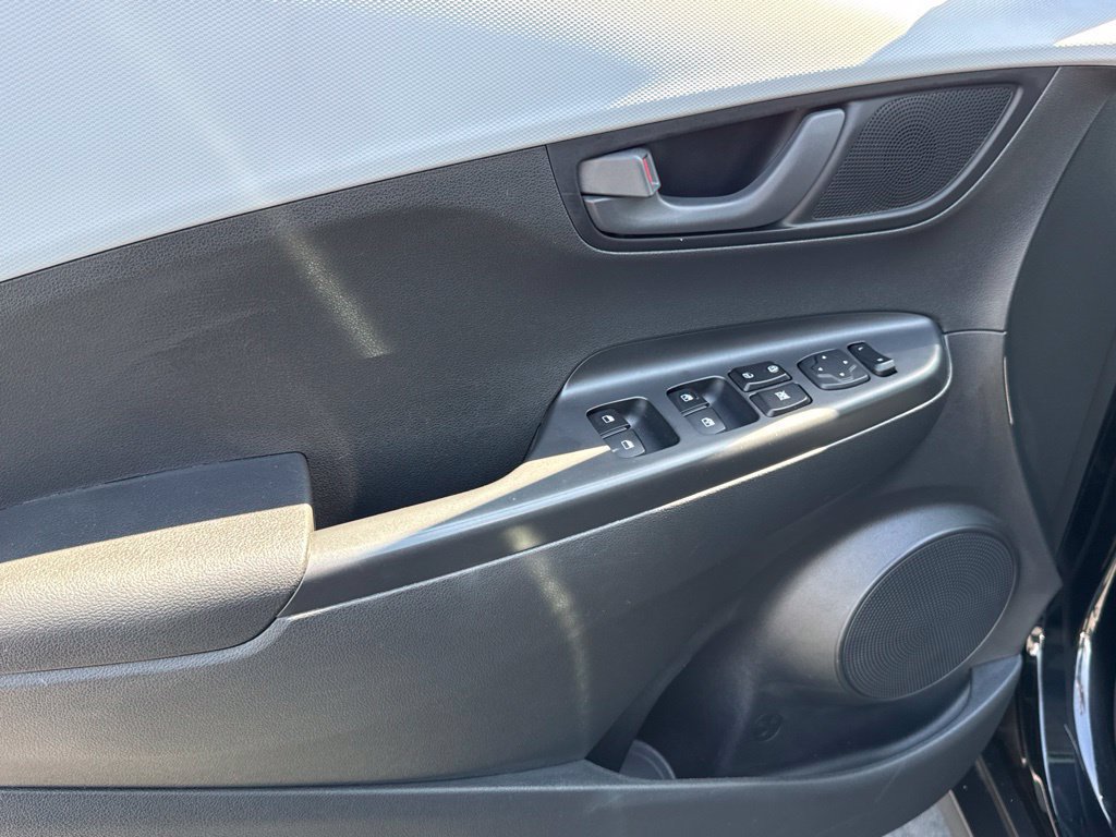 Used 2018 Hyundai Kona SEL w/ SEL Tech Package 02 FWD image 17