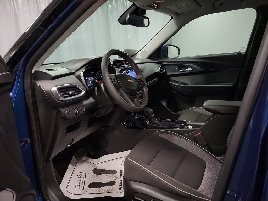Used 2021 Chevrolet TrailBlazer LT w/ Convenience Package image 12