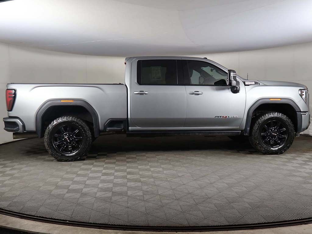 Used 2025 GMC Sierra 2500 AT4 w/ Technology Package AWD/4WD image 22