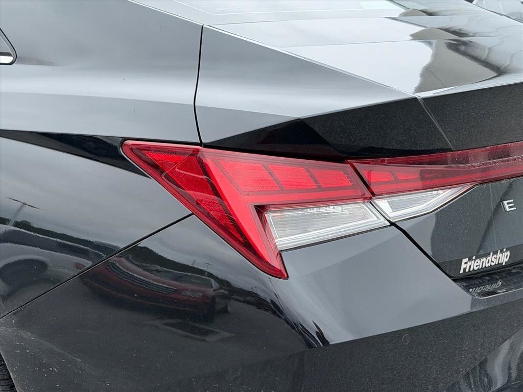 Used 2023 Hyundai Elantra Limited FWD image 8