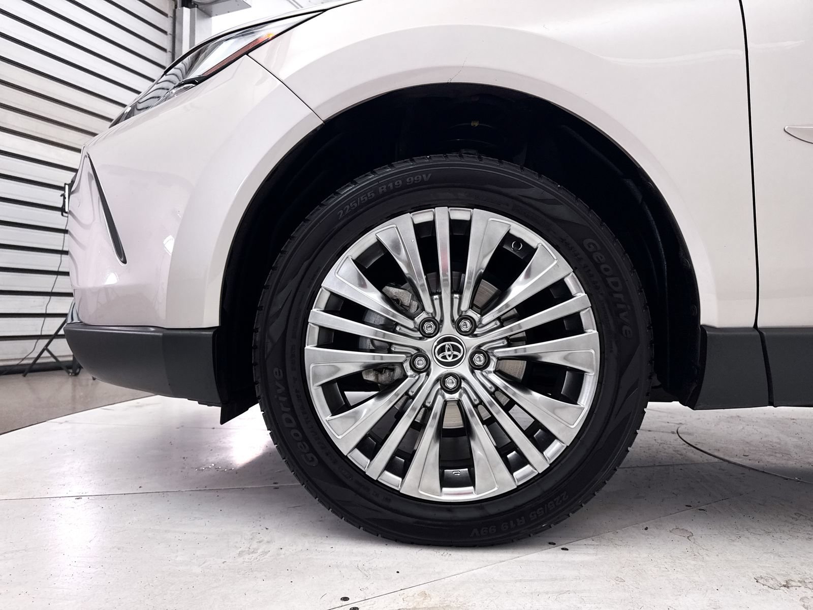 Used 2023 Toyota Venza Limited AWD/4WD image 15