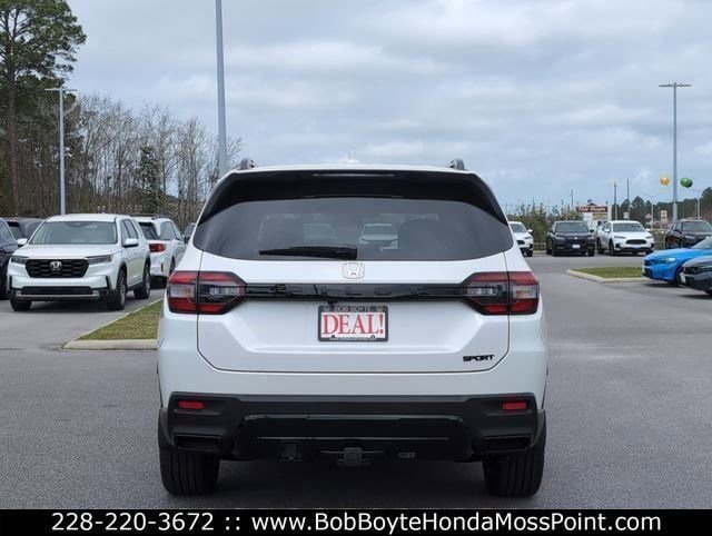 New 2026 Honda Pilot Sport image 4