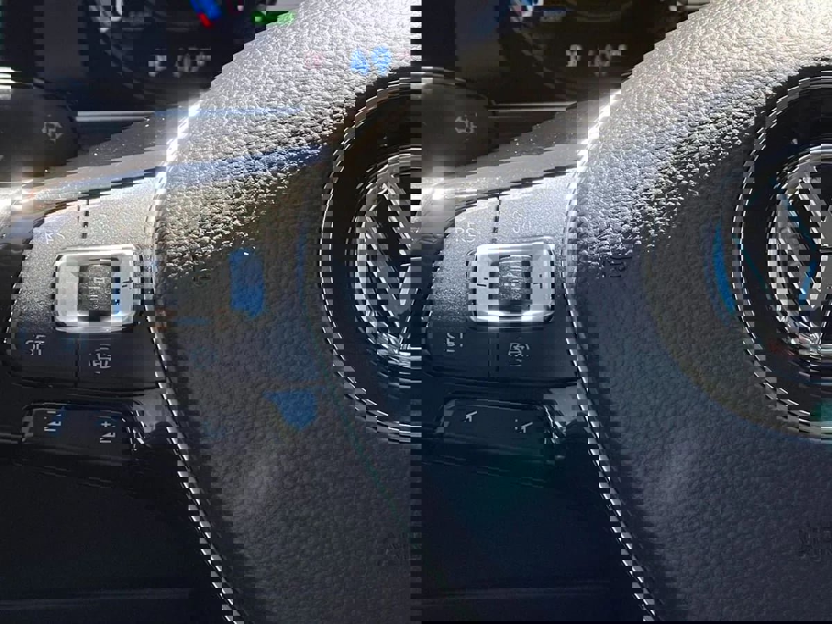 Used 2019 Volkswagen e-Golf SEL Premium image 29