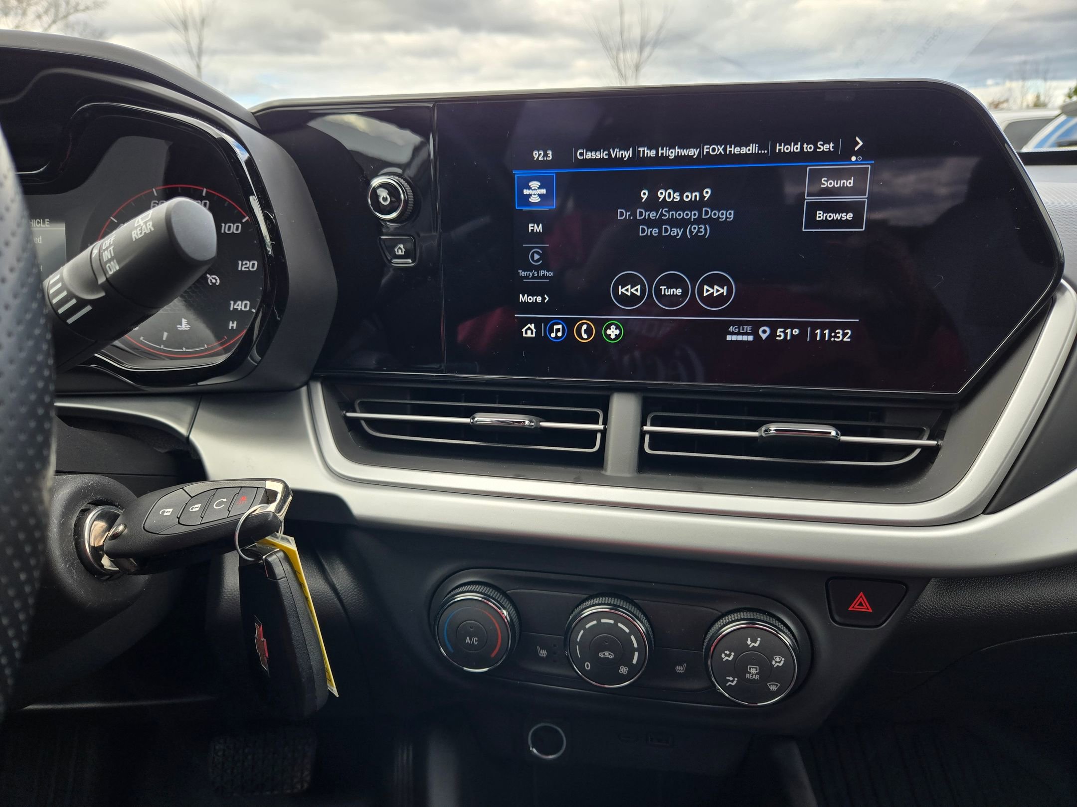 Used 2024 Chevrolet Trax RS image 15