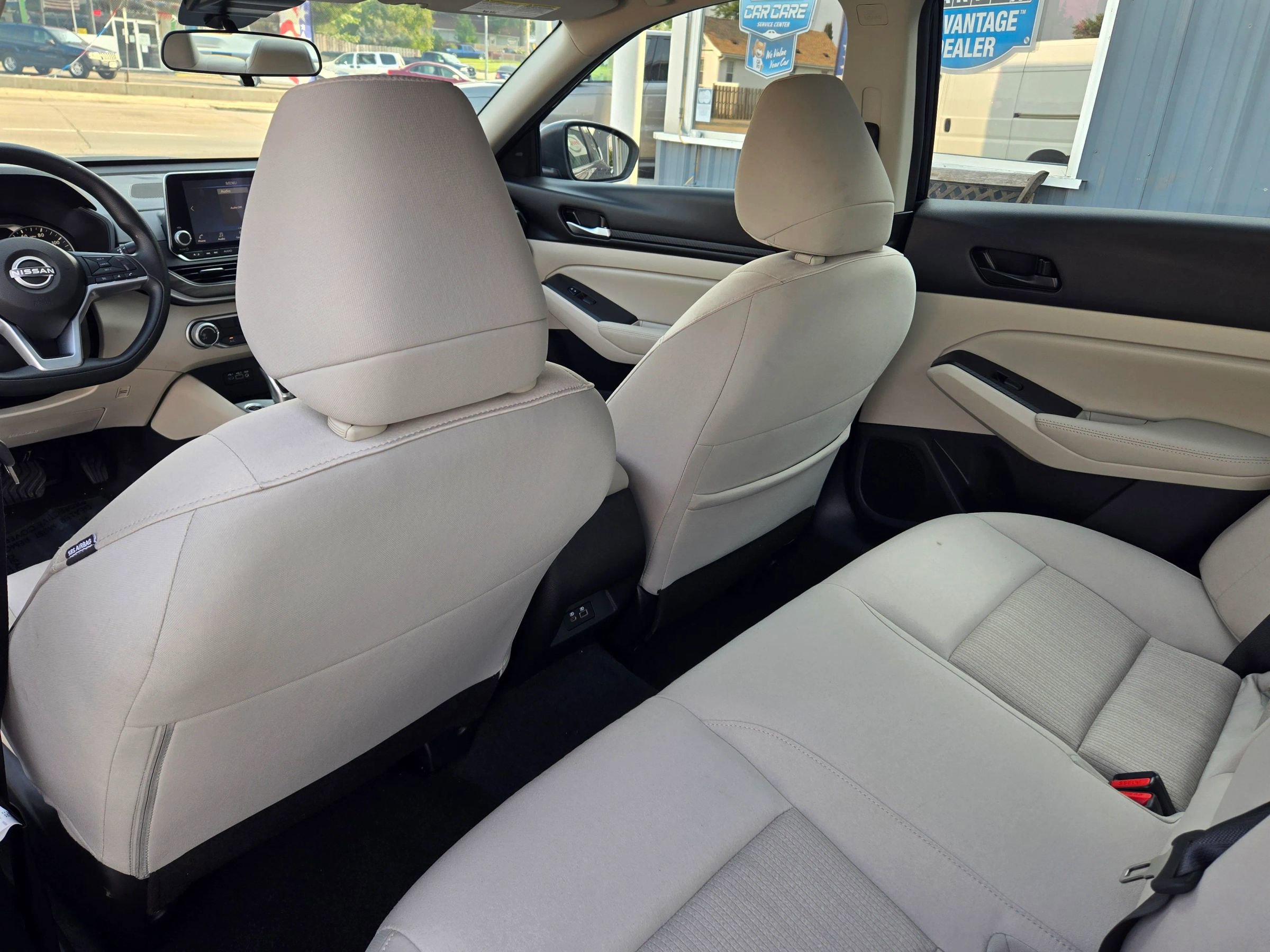 Used 2025 Nissan Altima 2.5 SV image 42