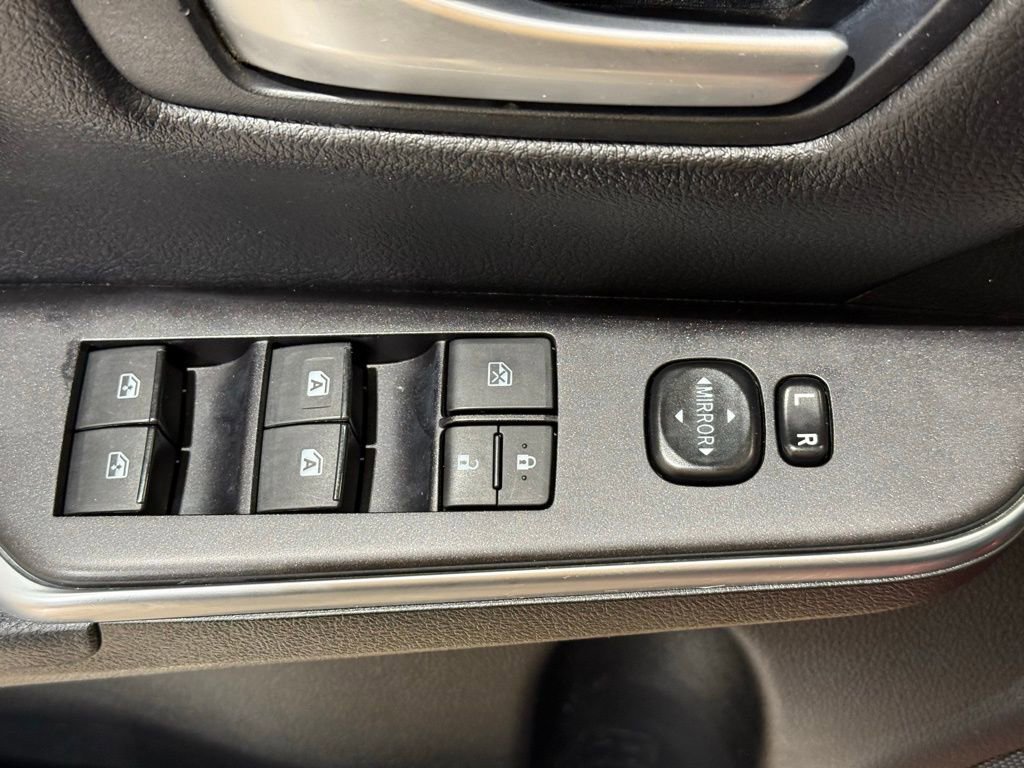 Used 2017 Toyota Camry SE image 15