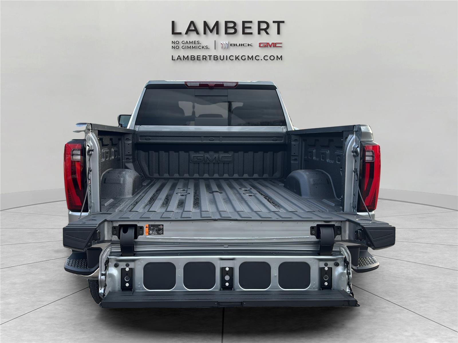 New 2026 GMC Sierra 2500 SLT w/ SLT Premium Package image 9