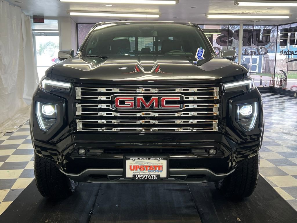 Used 2025 GMC Canyon Denali video 2