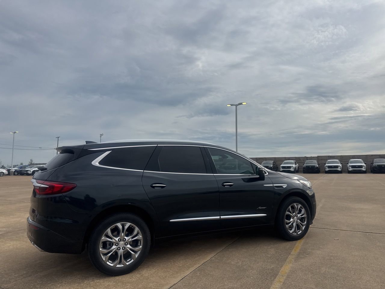 Used 2020 Buick Enclave Avenir w/ Avenir Technology Package FWD image 24