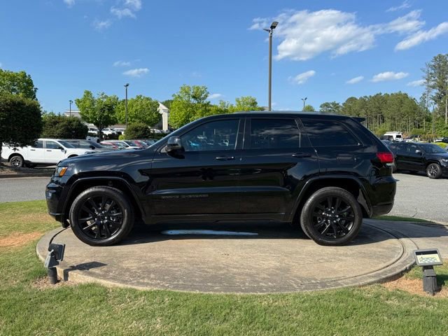 Used 2019 Jeep Grand Cherokee Altitude AWD/4WD image 4