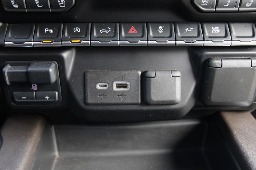 Used 2021 Chevrolet Silverado 1500 LTZ AWD/4WD image 28