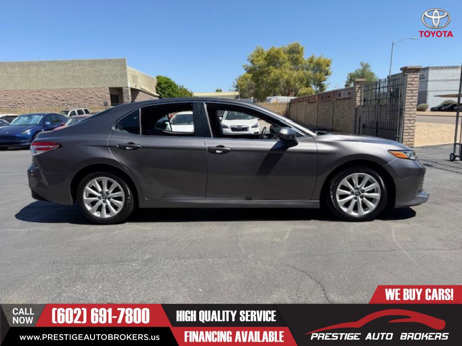 Used 2020 Toyota Camry LE image 9