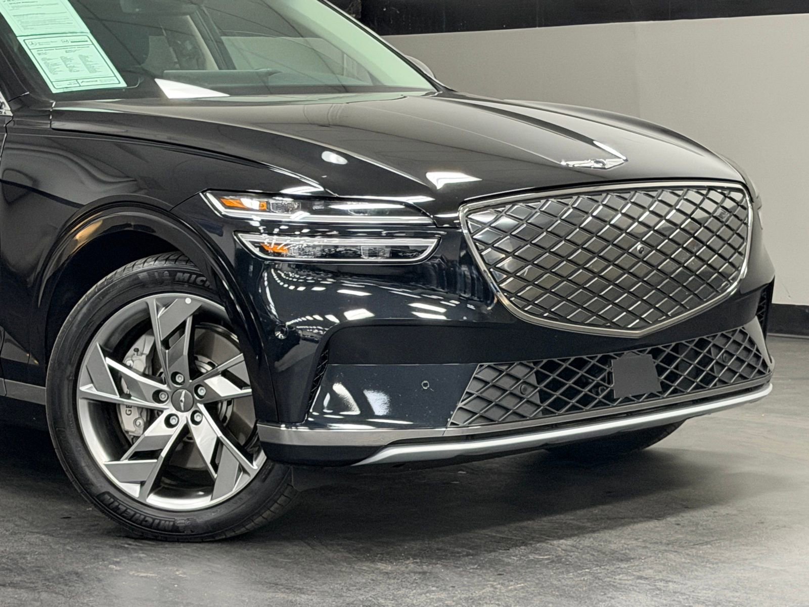 Used 2025 Genesis Electrified GV70 Advanced image 3