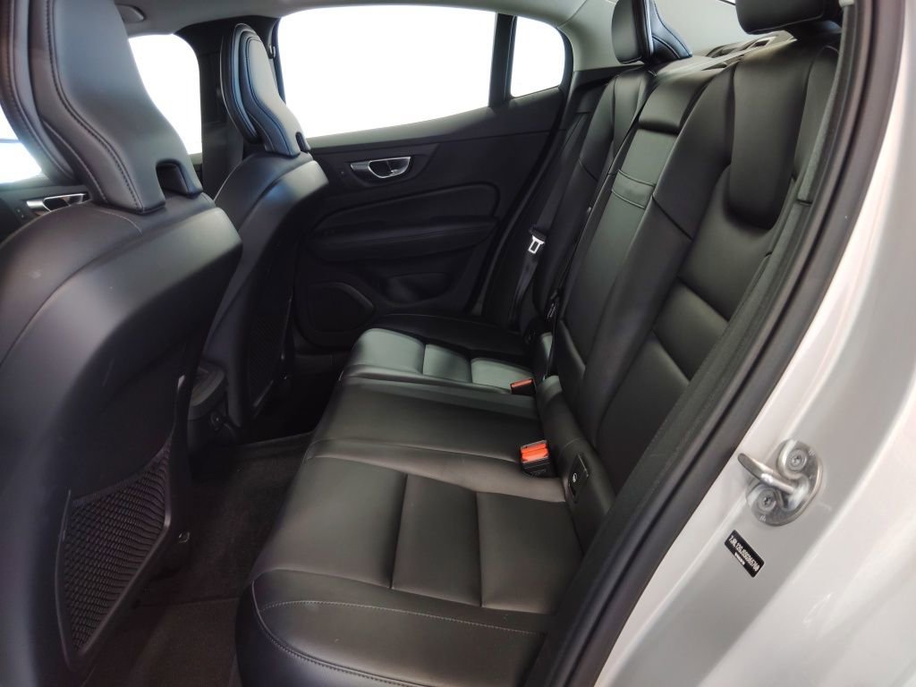 Used 2025 Volvo S60 B5 Core image 33