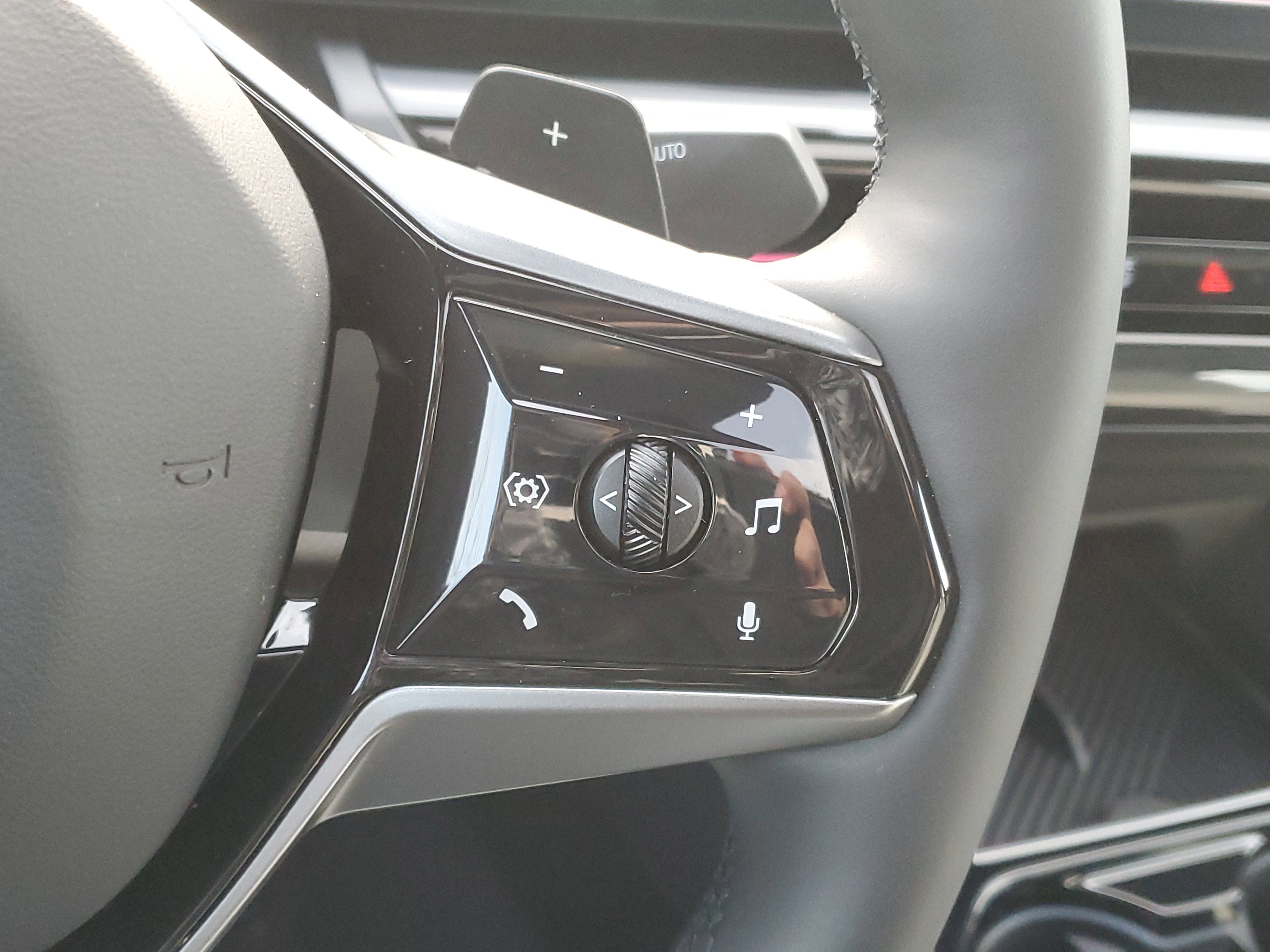 Certified 2024 BMW 530i xDrive w/ Premium Package image 13