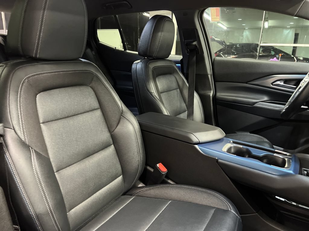 Used 2024 Chevrolet Equinox EV LT FWD image 35