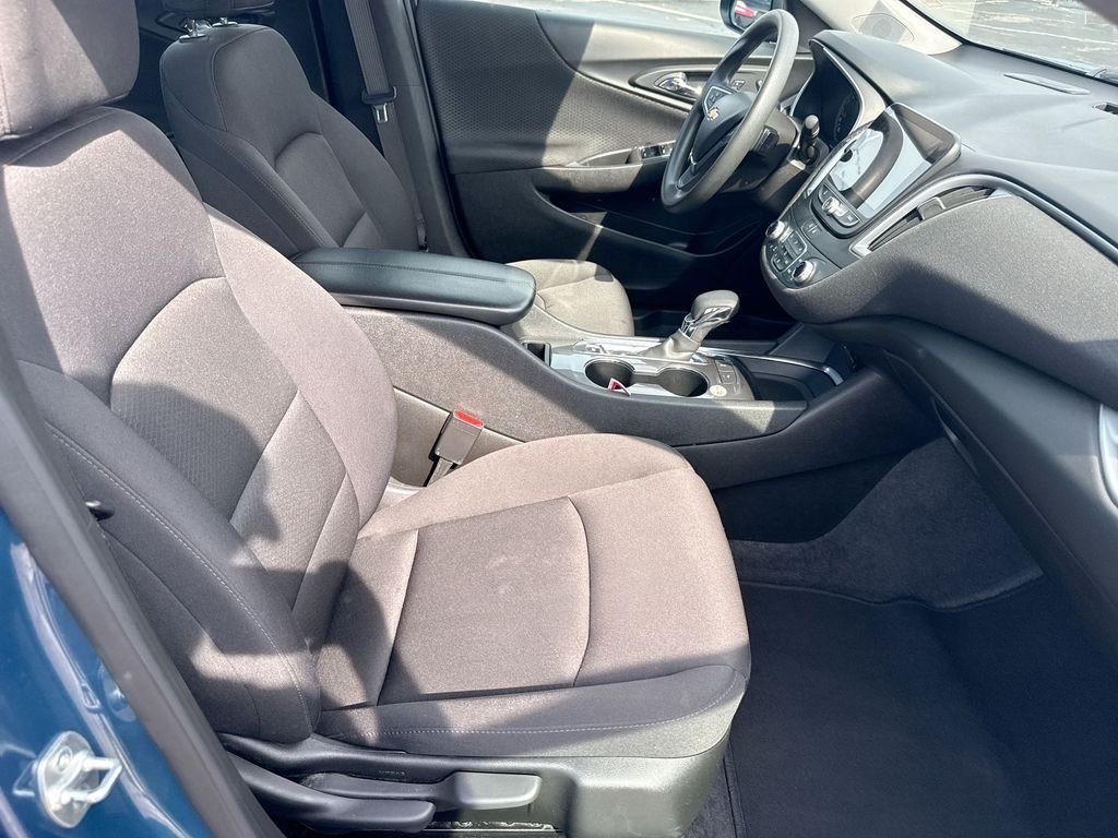 Used 2025 Chevrolet Malibu LT FWD image 65
