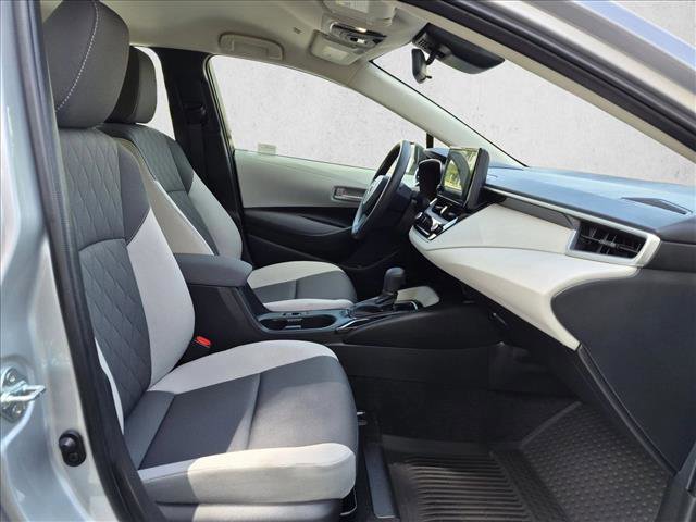 Used 2025 Toyota Corolla LE w/ LE Premium Package FWD image 19