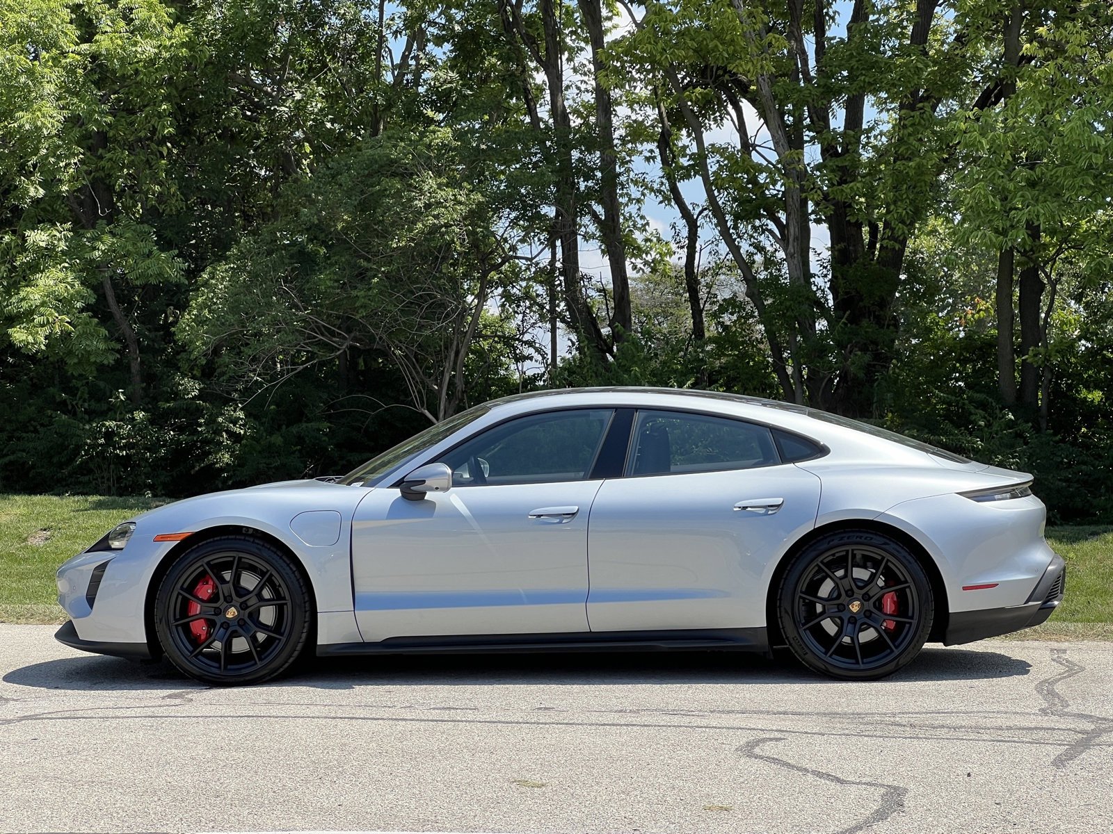 Certified 2022 Porsche Taycan GTS image 2