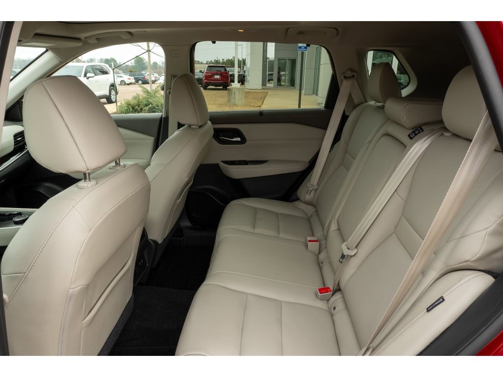 Used 2022 Nissan Rogue SL w/ SL Premium Package image 12