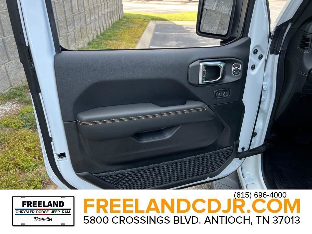 New 2025 Jeep Gladiator Sport image 19