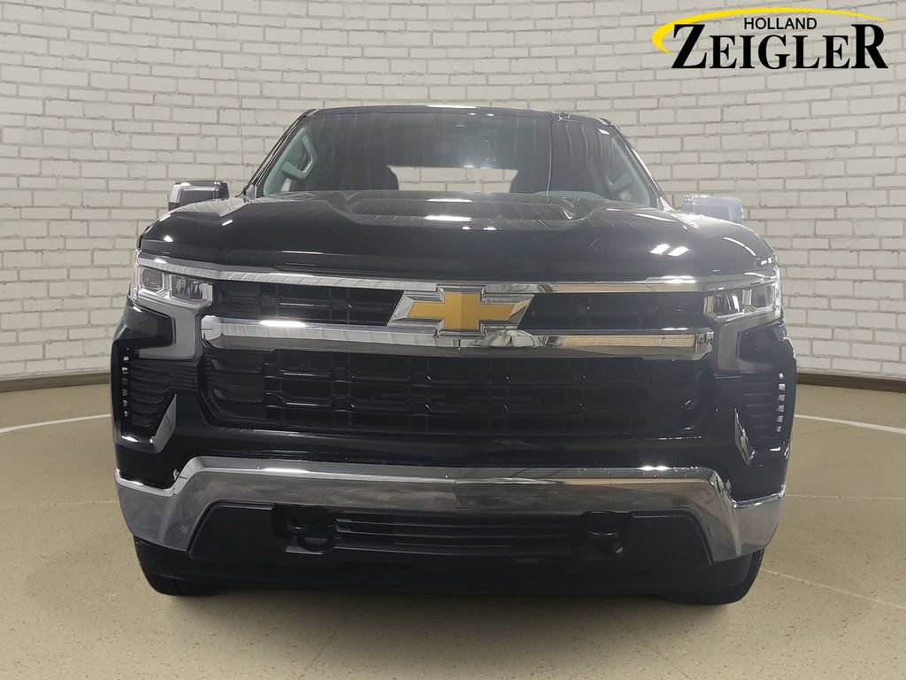 Used 2024 Chevrolet Silverado 1500 LT AWD/4WD image 2
